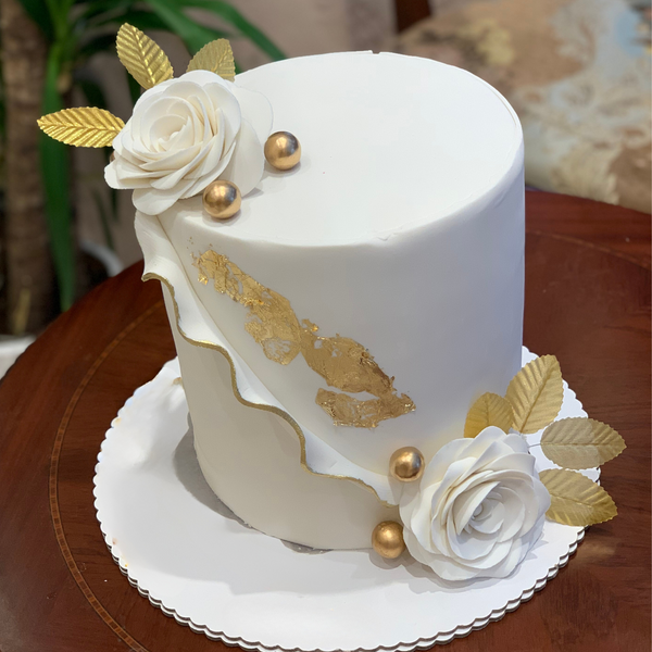 Large-sized Elegant Celebration Cake